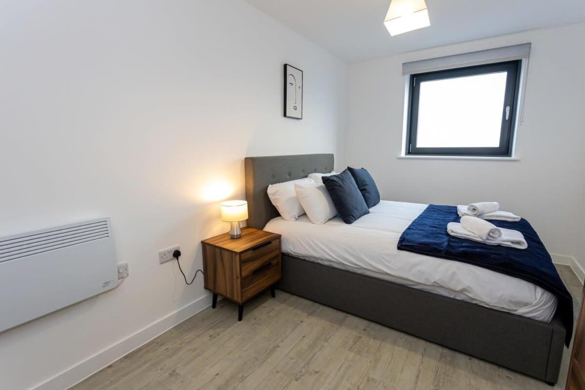 Modern 2 Bed Salford Apartment Stunning Views 曼彻斯特 外观 照片